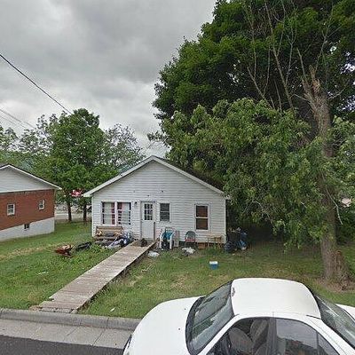 885 S 4 Th St, Wytheville, VA 24382