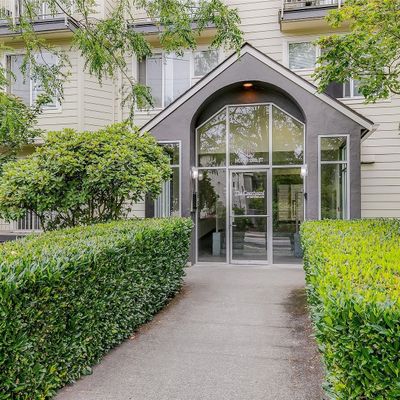 903 N 130th Street, Seattle, WA 98133