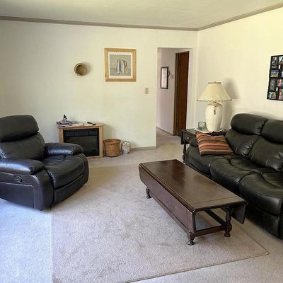 W225 S4535 Guthrie Rd, Waukesha, WI 53189