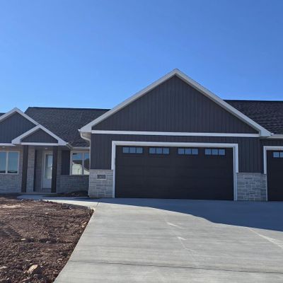 W7039 Crestfield Way, Greenville, WI 54942