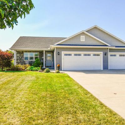 W7157 Englewood Dr, Greenville, WI 54942