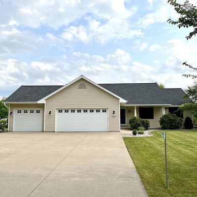 N1824 Medina Dr, Greenville, WI 54942