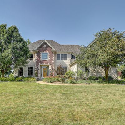 N54 W17640 Walnut Way Dr, Menomonee Falls, WI 53051