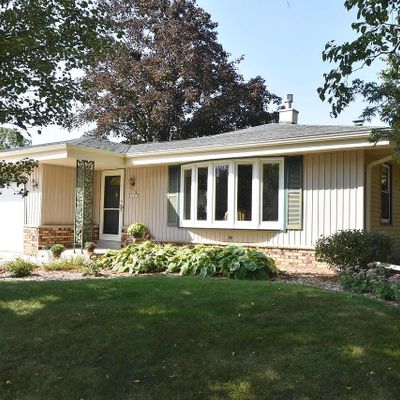 S67 W13650 Fleetwood Rd, Muskego, WI 53150