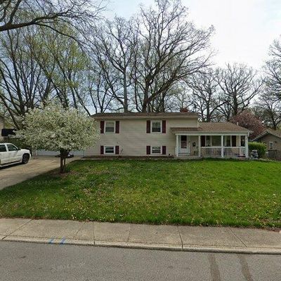 12 Knollwood Dr, Montgomery, IL 60538