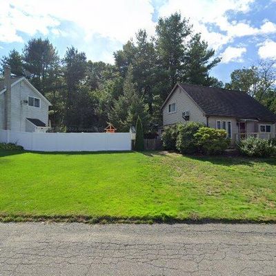 12 Simsberry Rd, Naugatuck, CT 06770