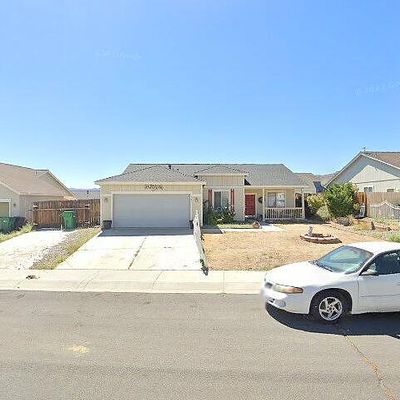 121 Knickerbocker Cir, Dayton, NV 89403