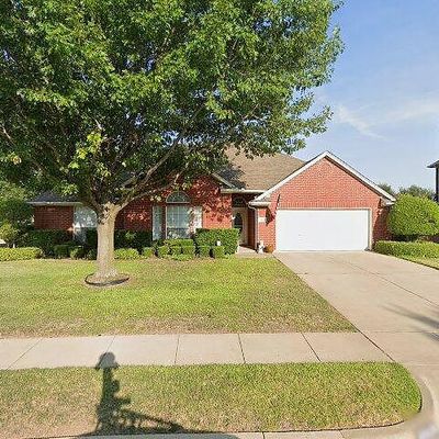 10528 Stonehill Dr, Benbrook, TX 76126