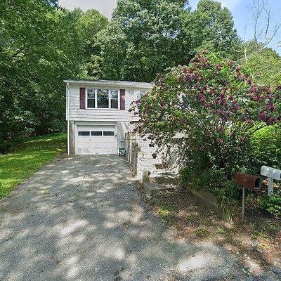 106 Leigh Rd, Cumberland, RI 02864