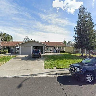 107 Monterey Dr, Vacaville, CA 95687