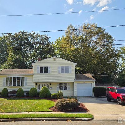 11 Huntington Rd, East Brunswick, NJ 08816