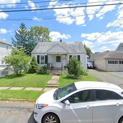 11 Maple Ave, North Brunswick, NJ 08902