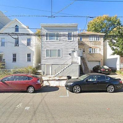 135 Avenue E, Bayonne, NJ 07002