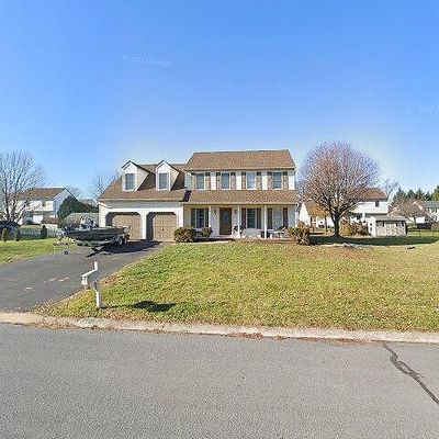 135 James Dr, York, PA 17404