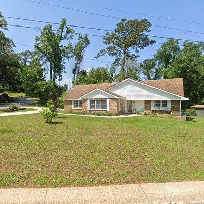 136 Confederate Dr, Spanish Fort, AL 36527