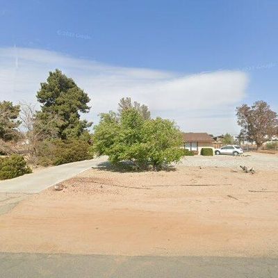 13885 Hopi Rd, Apple Valley, CA 92307