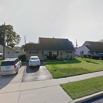 123 Vermont Ln, Levittown, PA 19054