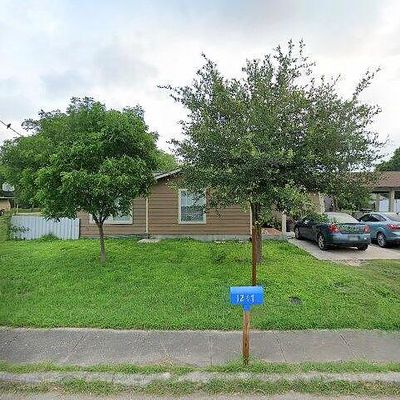 1247 W Pyron Ave, San Antonio, TX 78211