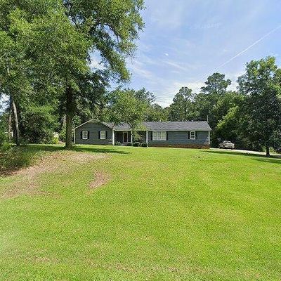 125 Southill Dr, Leesburg, GA 31763