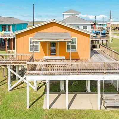 127 Beachcomber Ave, Freeport, TX 77541