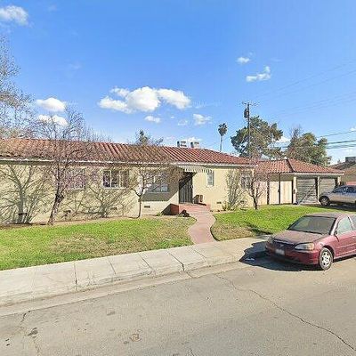 1284 N Delno Ave, Fresno, CA 93728