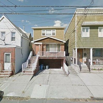 13 Silver St, Bayonne, NJ 07002