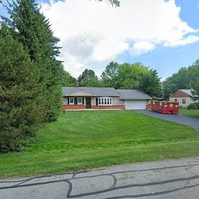 15920 W Chipmunk Ln, New Berlin, WI 53151