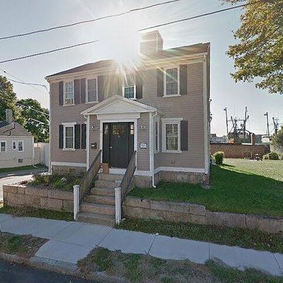 16 Middle St, Fairhaven, MA 02719