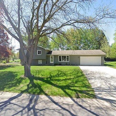 1725 Quail Roost Dr, North Mankato, MN 56003