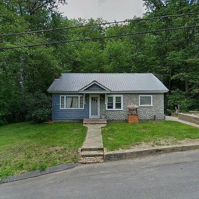 15 Brook St, Mexico, ME 04257