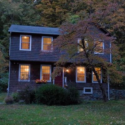 15 Sanford Rd, Woodbridge, CT 06525