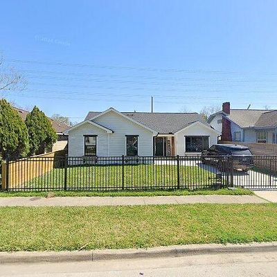 151 Woodvale St, Houston, TX 77012