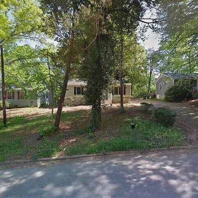 207 Greenbriar Rd, Greensboro, NC 27405