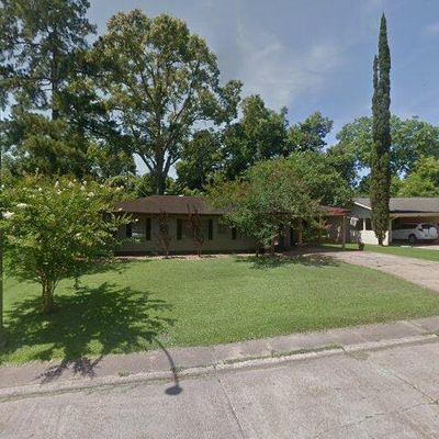 1806 Plantation Dr, Alexandria, LA 71301