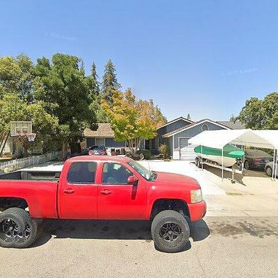 1826 W Wren Dr, Visalia, CA 93291