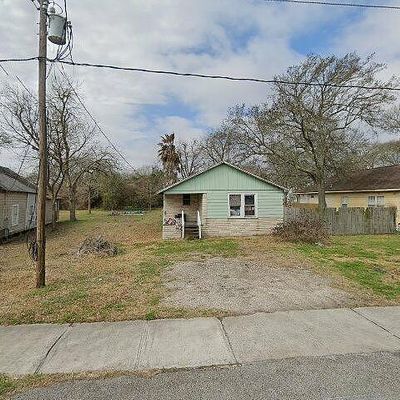 222 Vinsonia St, La Porte, TX 77571