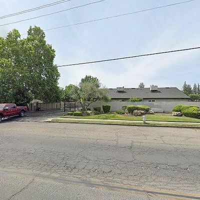 2247 W Dakota Ave, Fresno, CA 93705