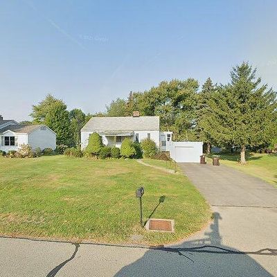 231 Cohassett Dr, Hermitage, PA 16148