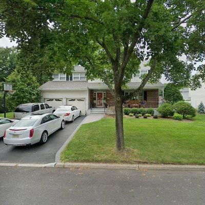 239 Essex St, Oradell, NJ 07649