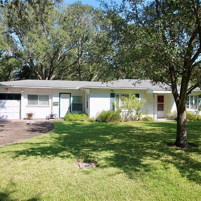 2412 Meadow Ln, La Marque, TX 77568