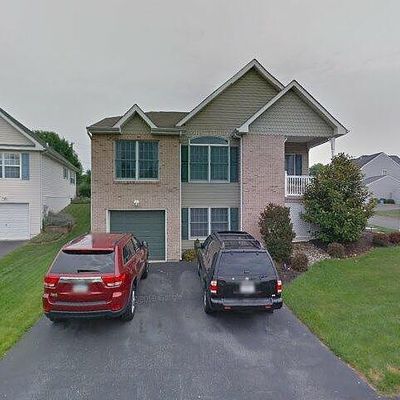 21 Patriot Ct, Upper Chichester, PA 19061