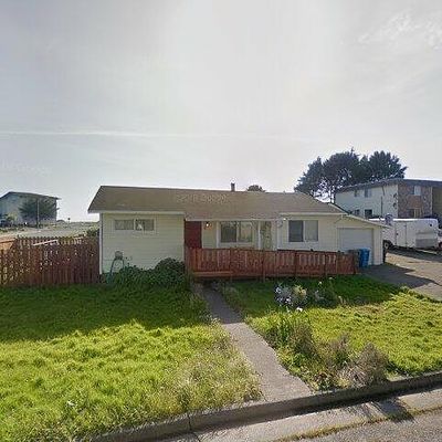 210 B St, Crescent City, CA 95531