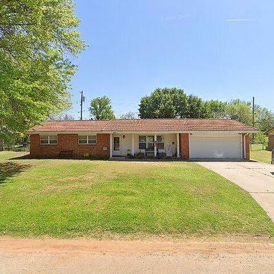 211 Brent St, Meeker, OK 74855