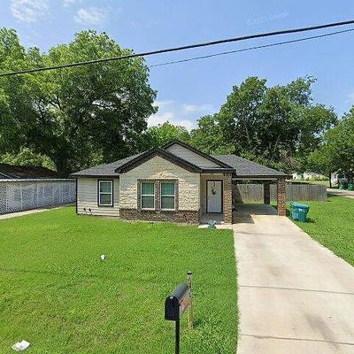 215 College St, Wilmer, TX 75172