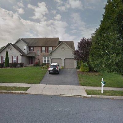 2162 Rolling Meadow Dr, Macungie, PA 18062