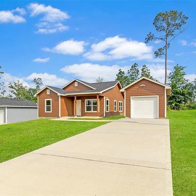 220 Red Bud Ln, Onalaska, TX 77360