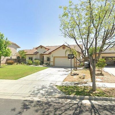 2825 Geary Ave, Sanger, CA 93657