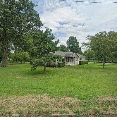 246 S Walnut St, Tamaroa, IL 62888