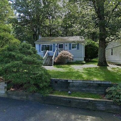 32 Sachem Rd, Lake Hopatcong, NJ 07849