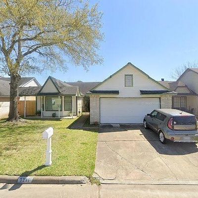 3231 S Greenpark Dr, Houston, TX 77082